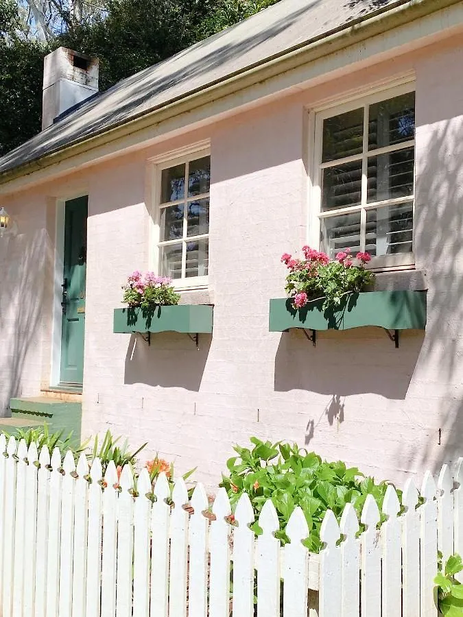 The Romantic Pink English Cottage At Tamborine Mountain 0*, Mount Tamborine Australia